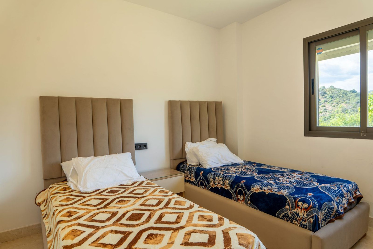 3 Bed Apartment for sale in Estepona Costa Del Sol, Málaga, Spain