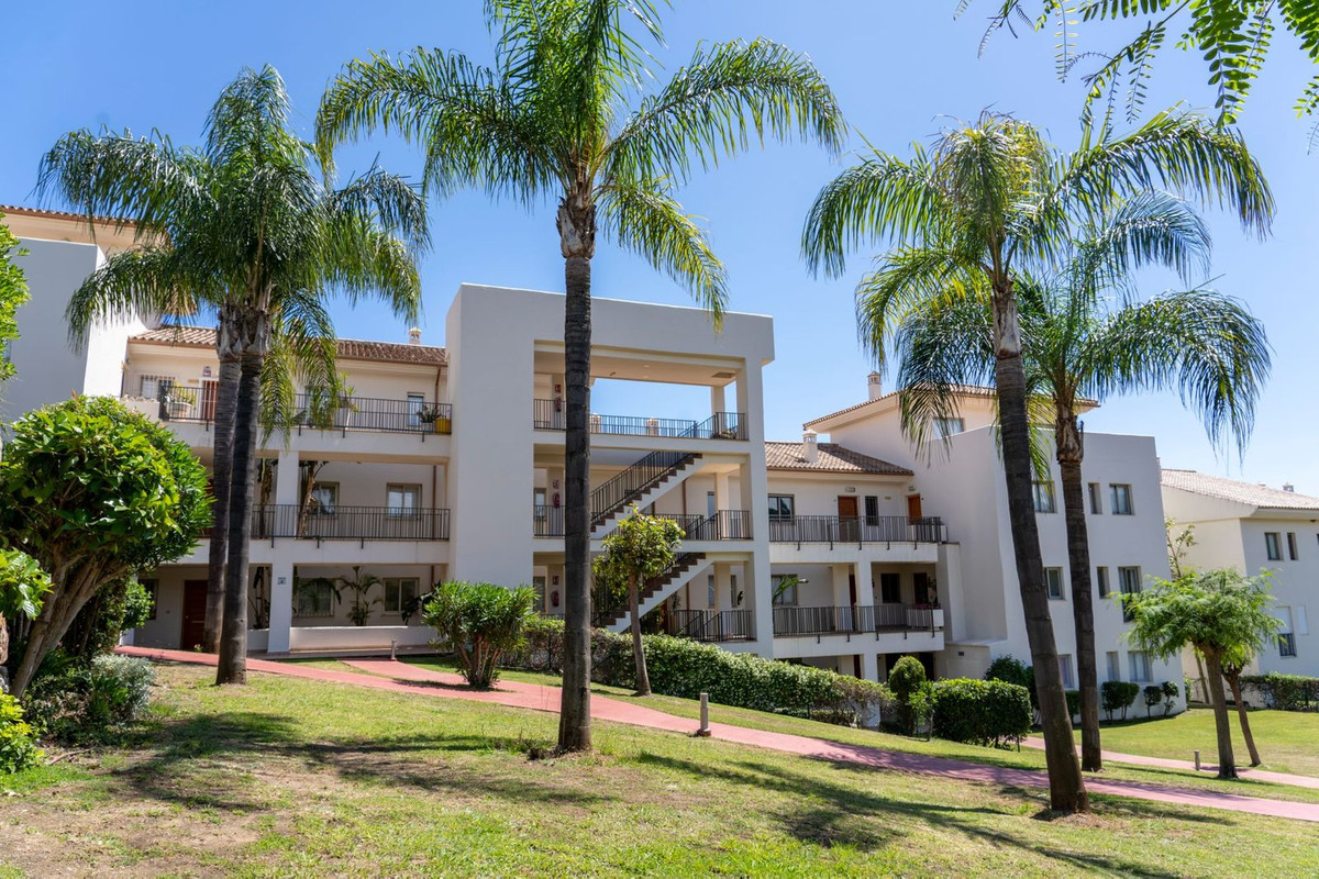3 Bed Apartment for sale in Estepona Costa Del Sol, Málaga, Spain