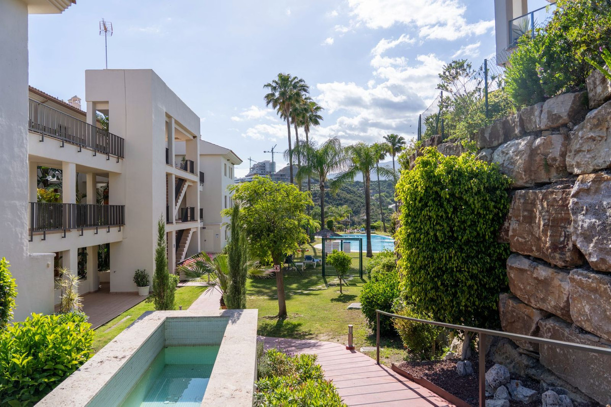 3 Bed Apartment for sale in Estepona Costa Del Sol, Málaga, Spain