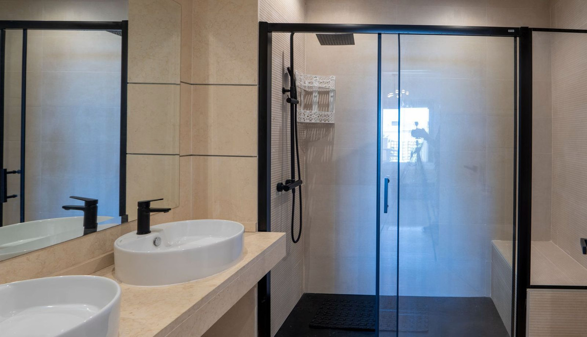 3 Bed Apartment for sale in Estepona Costa Del Sol, Málaga, Spain
