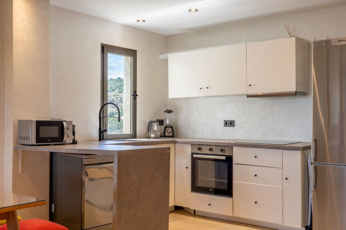 3 Bed Apartment for sale in Estepona Costa Del Sol, Málaga, Spain