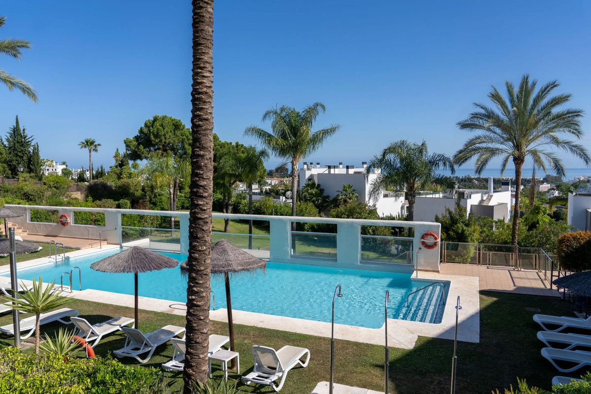 3 Bed Apartment for sale in Estepona Costa Del Sol, Málaga, Spain