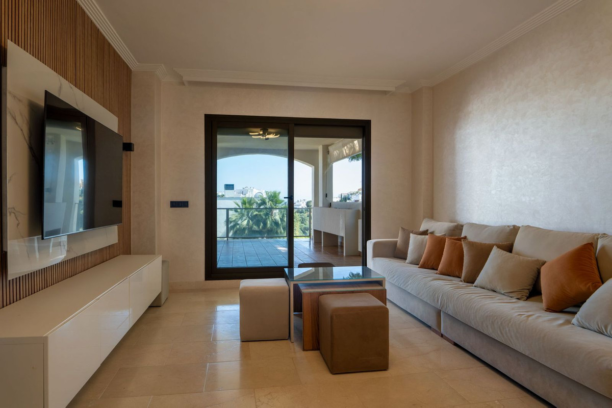 3 Bed Apartment for sale in Estepona Costa Del Sol, Málaga, Spain