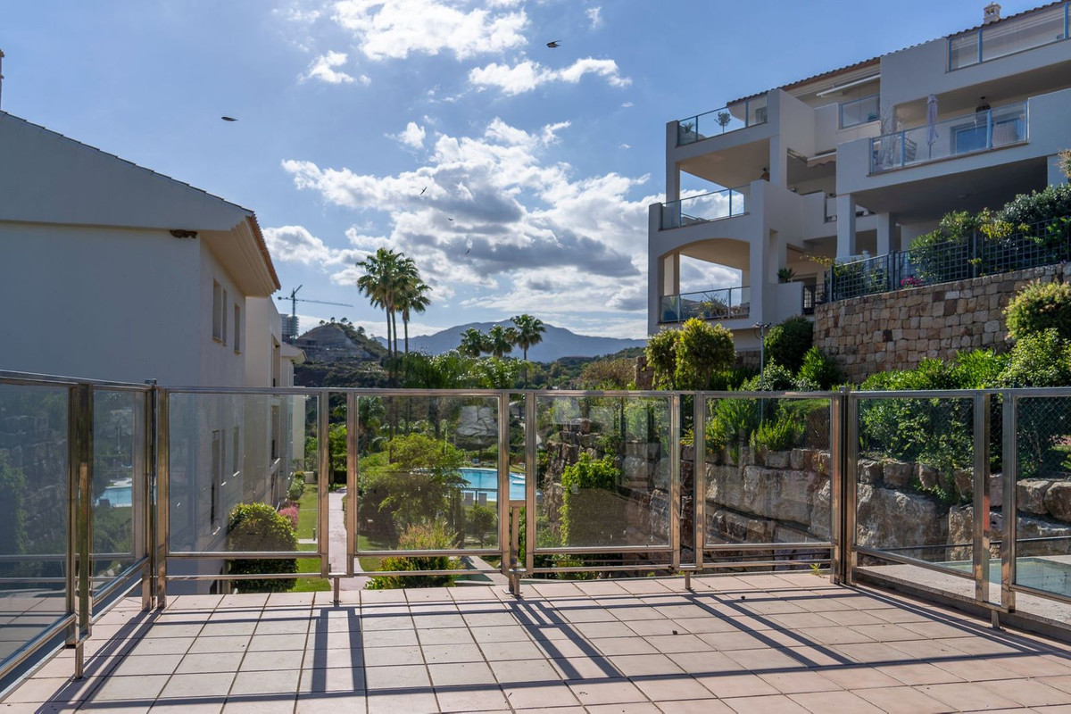 3 Bed Apartment for sale in Estepona Costa Del Sol, Málaga, Spain