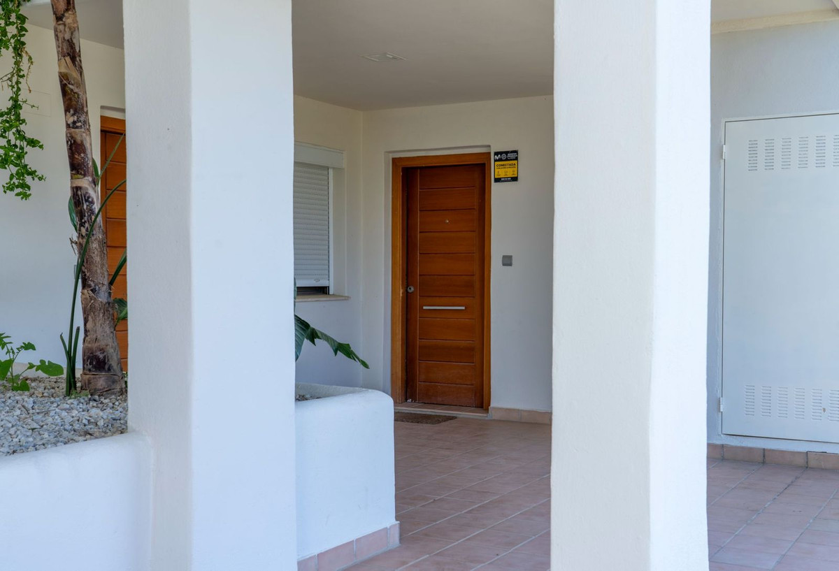 3 Bed Apartment for sale in Estepona Costa Del Sol, Málaga, Spain
