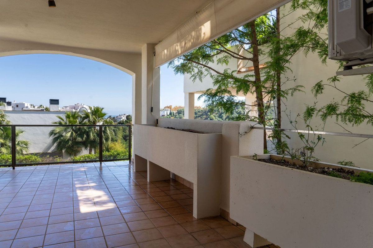 3 Bed Apartment for sale in Estepona Costa Del Sol, Málaga, Spain