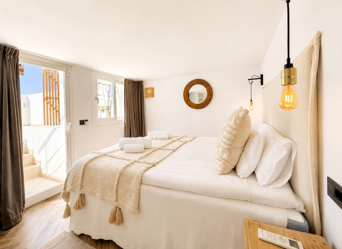 2 Bed Townhouse for sale in Estepona Costa Del Sol, Málaga, Spain