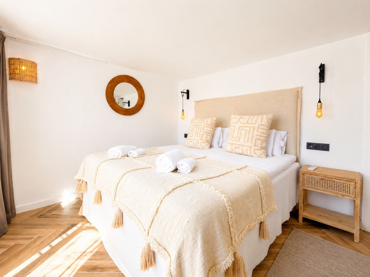 2 Bed Townhouse for sale in Estepona Costa Del Sol, Málaga, Spain