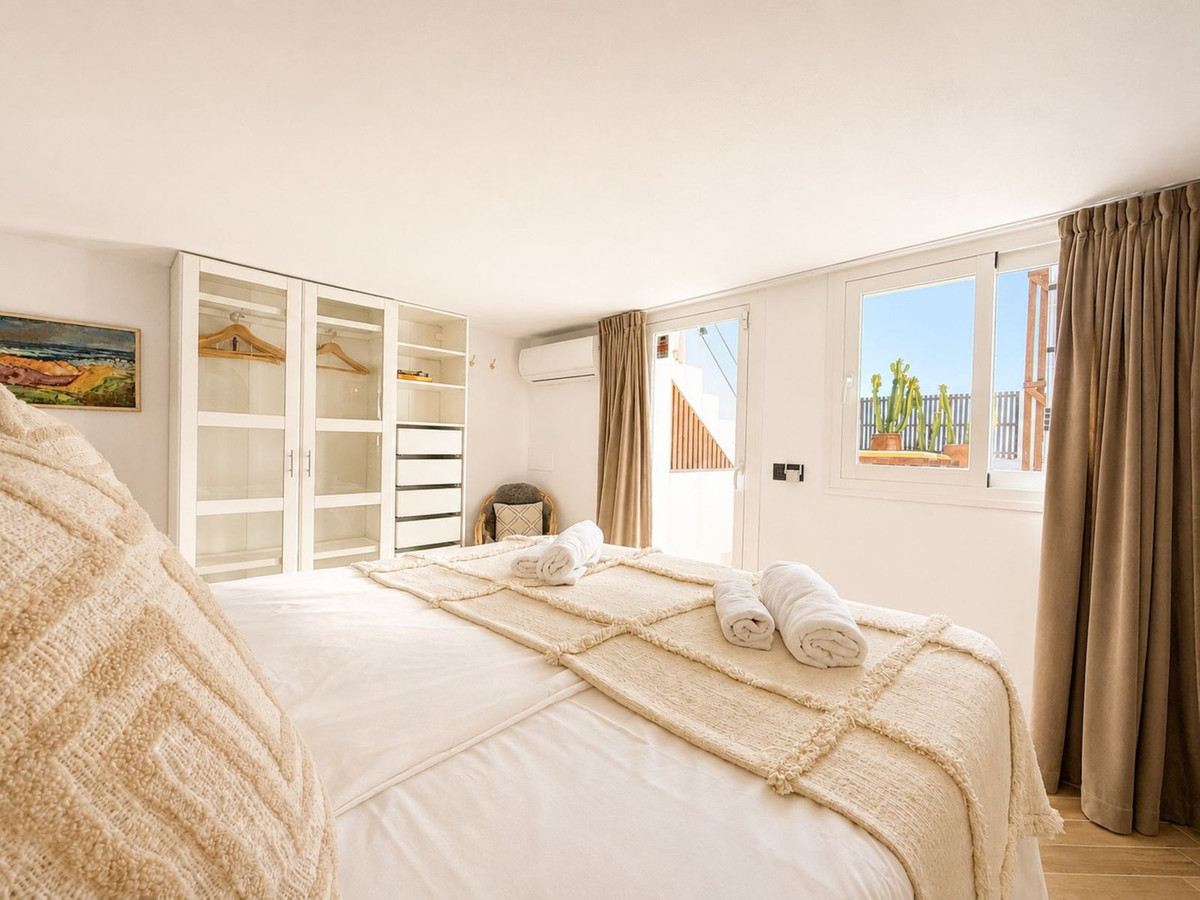 2 Bed Townhouse for sale in Estepona Costa Del Sol, Málaga, Spain