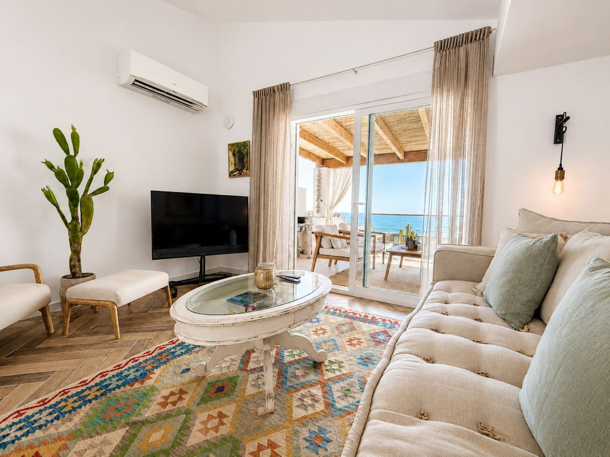 2 Bed Townhouse for sale in Estepona Costa Del Sol, Málaga, Spain