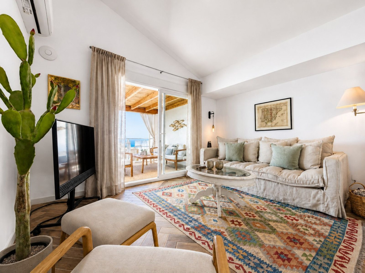 2 Bed Townhouse for sale in Estepona Costa Del Sol, Málaga, Spain