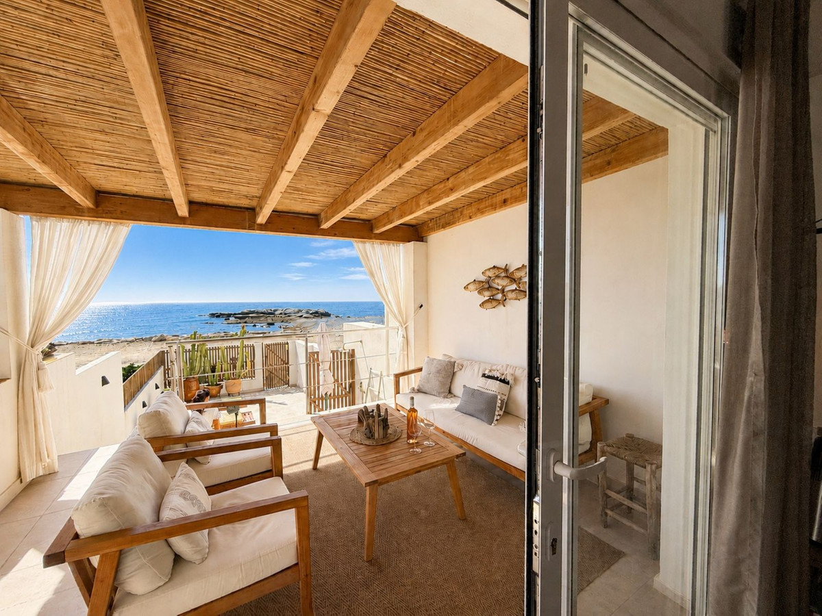 2 Bed Townhouse for sale in Estepona Costa Del Sol, Málaga, Spain