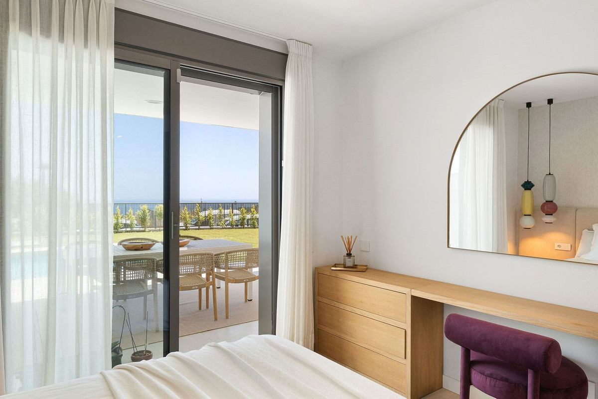 3 Bed Apartment for sale in Selwo Costa Del Sol, Málaga, Spain