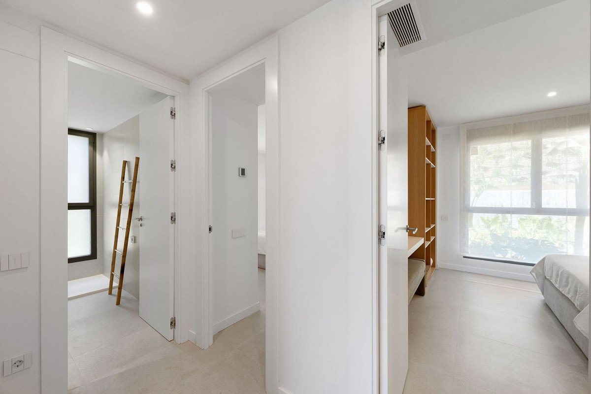 3 Bed Apartment for sale in Selwo Costa Del Sol, Málaga, Spain