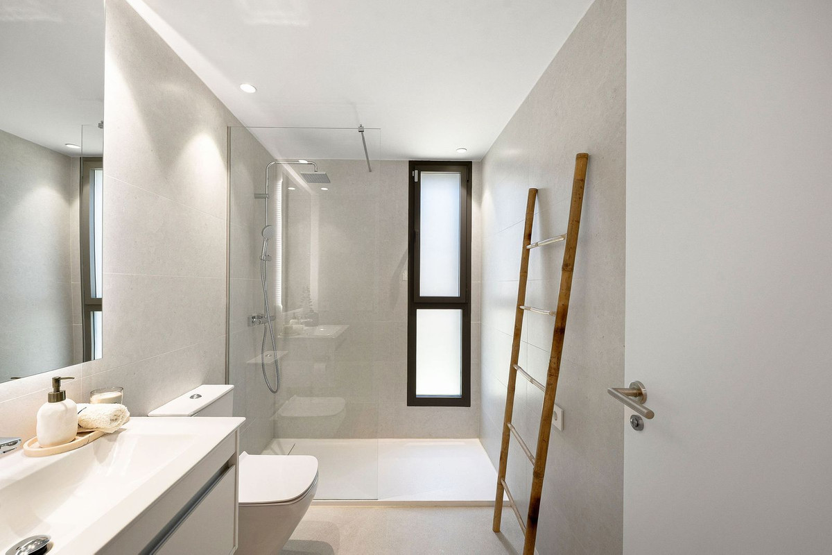 3 Bed Apartment for sale in Selwo Costa Del Sol, Málaga, Spain