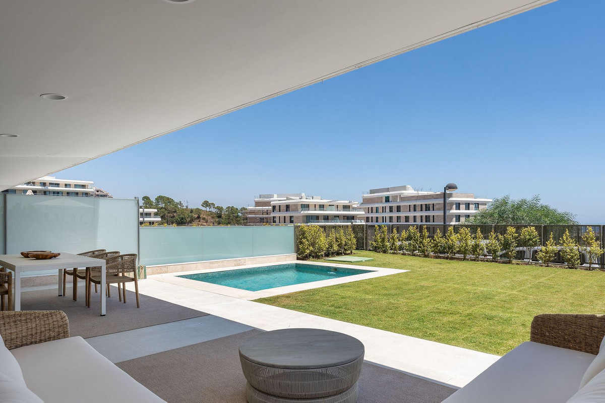 3 Bed Apartment for sale in Selwo Costa Del Sol, Málaga, Spain