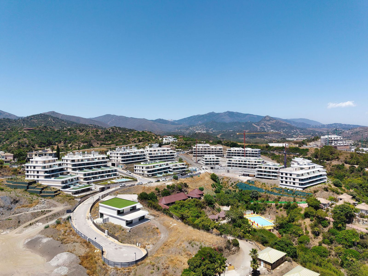 3 Bed Apartment for sale in Selwo Costa Del Sol, Málaga, Spain