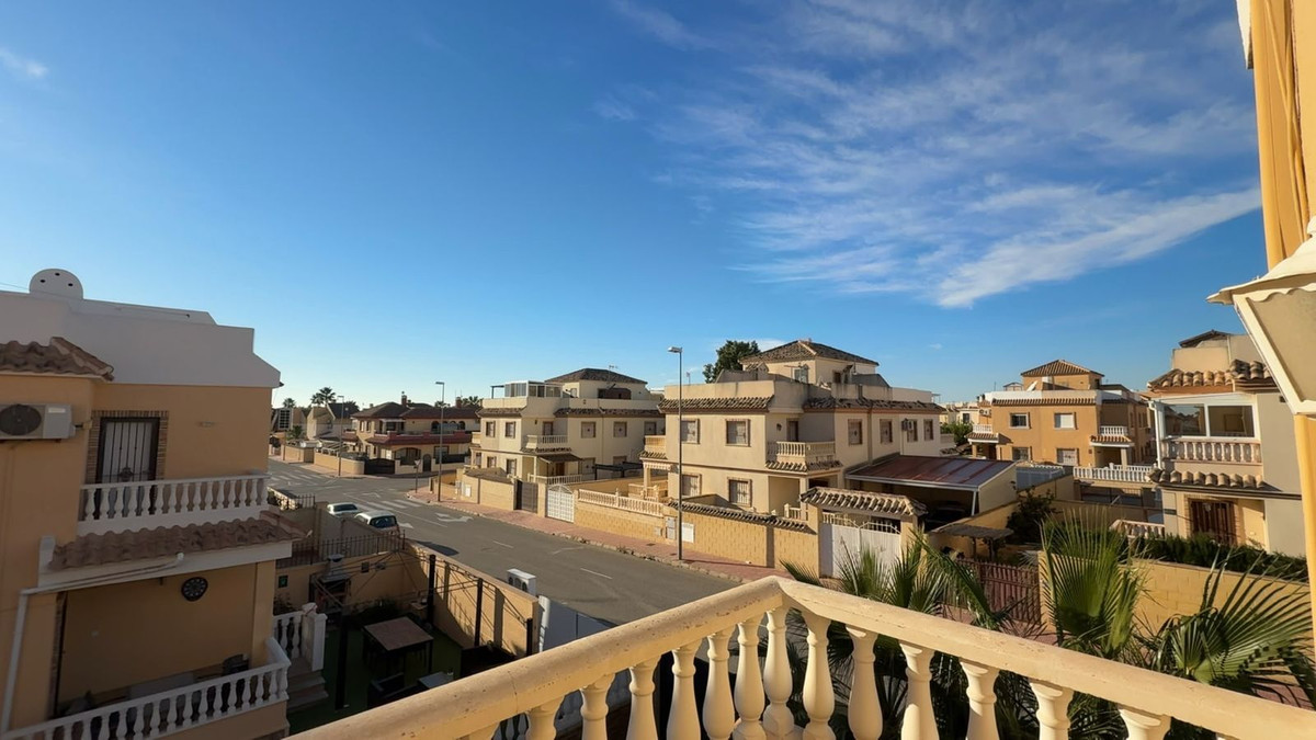 Se vende Pareada de 3 dormitorios en Costa Blanca, Alicante, España
