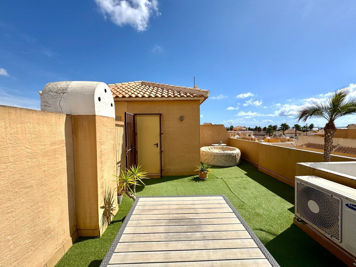 Se vende Pareada de 3 dormitorios en Costa Blanca, Alicante, España