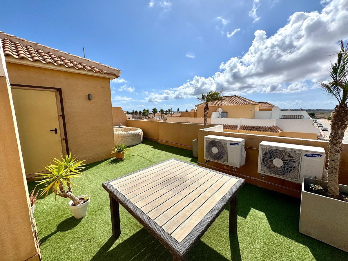 Se vende Pareada de 3 dormitorios en Costa Blanca, Alicante, España
