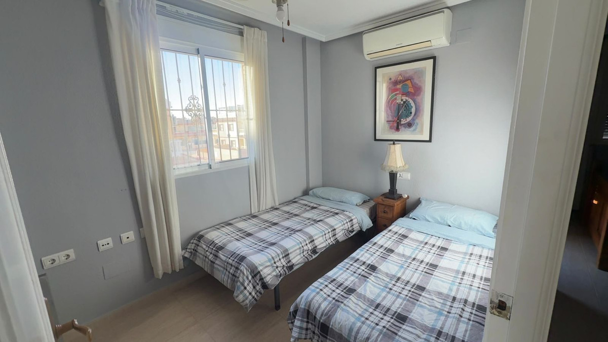 Se vende Pareada de 3 dormitorios en Costa Blanca, Alicante, España