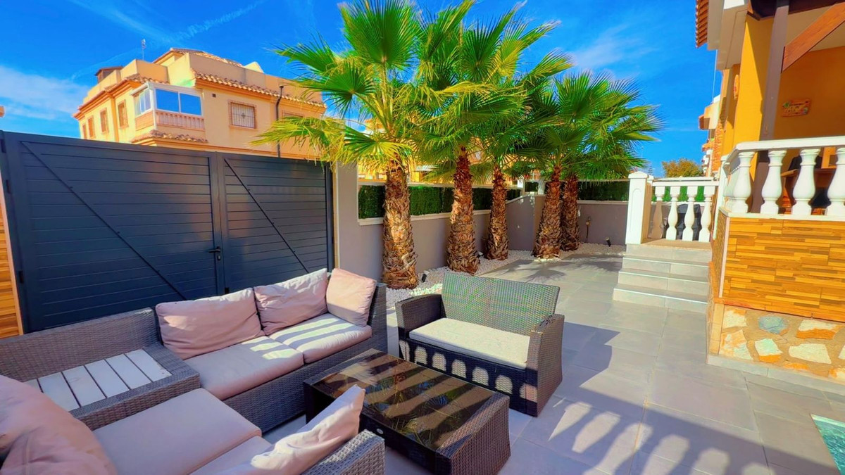Se vende Pareada de 3 dormitorios en Costa Blanca, Alicante, España
