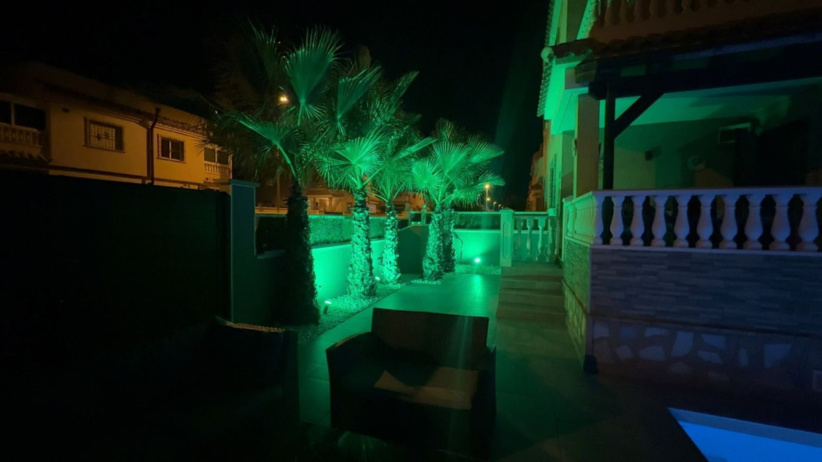 Se vende Pareada de 3 dormitorios en Costa Blanca, Alicante, España