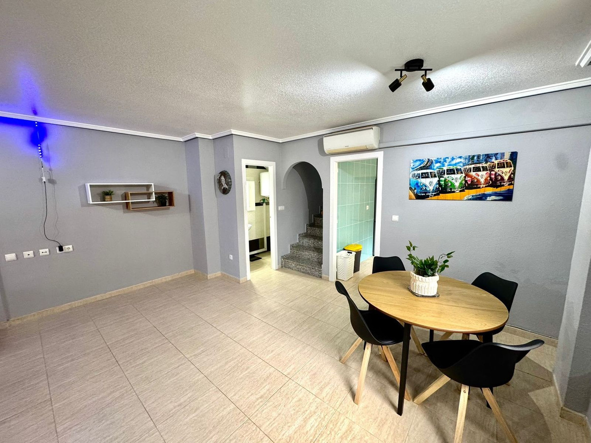 Se vende Pareada de 3 dormitorios en Costa Blanca, Alicante, España