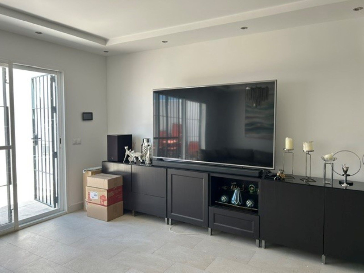 3 Bed Townhouse for sale in Nagüeles Costa Del Sol, Málaga, Spain