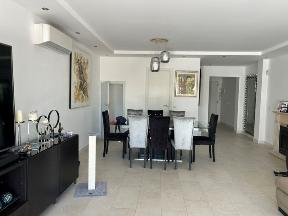 3 Bed Townhouse for sale in Nagüeles Costa Del Sol, Málaga, Spain