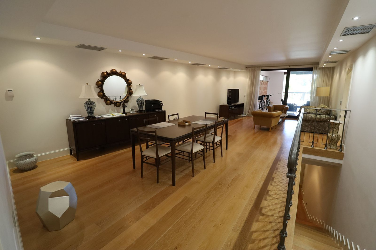 4 Bed Apartment for sale in San Pedro De Alcántara Costa Del Sol, Málaga, Spain
