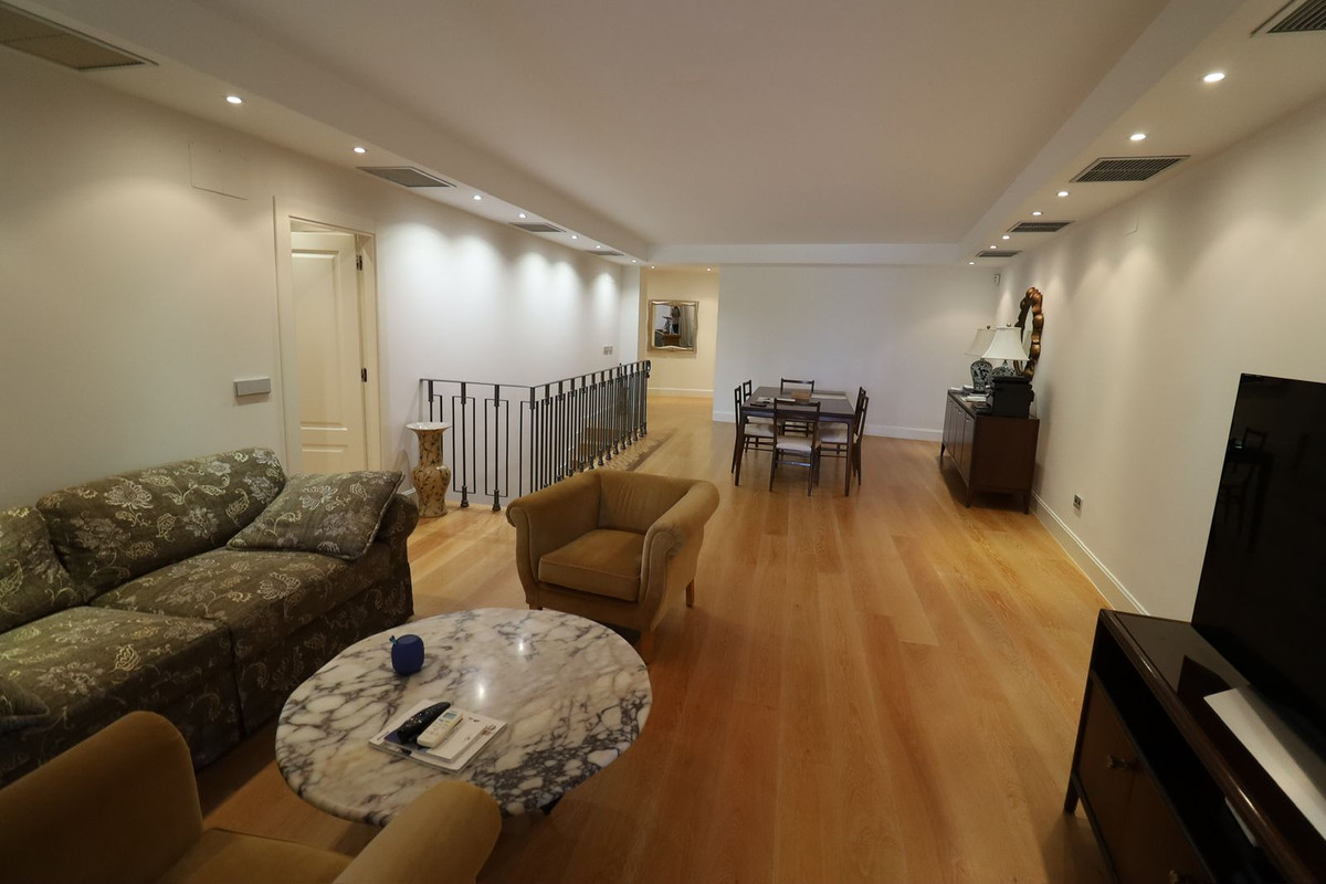 4 Bed Apartment for sale in San Pedro De Alcántara Costa Del Sol, Málaga, Spain