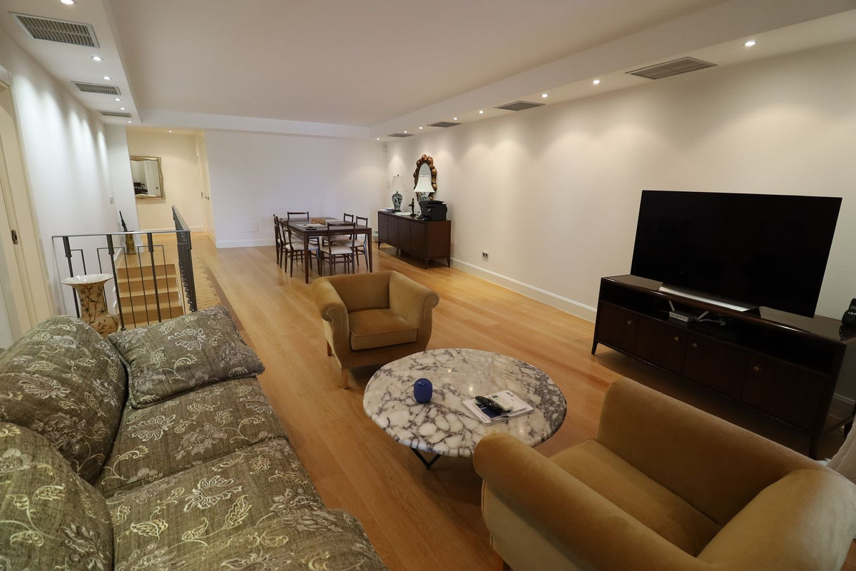 4 Bed Apartment for sale in San Pedro De Alcántara Costa Del Sol, Málaga, Spain