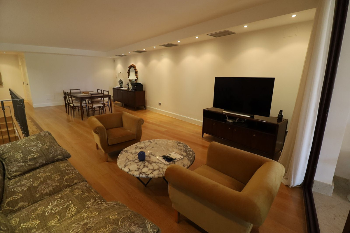 4 Bed Apartment for sale in San Pedro De Alcántara Costa Del Sol, Málaga, Spain