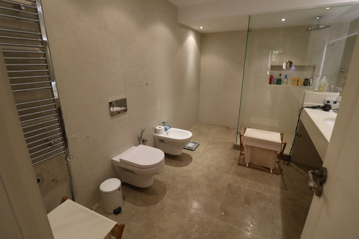 4 Bed Apartment for sale in San Pedro De Alcántara Costa Del Sol, Málaga, Spain