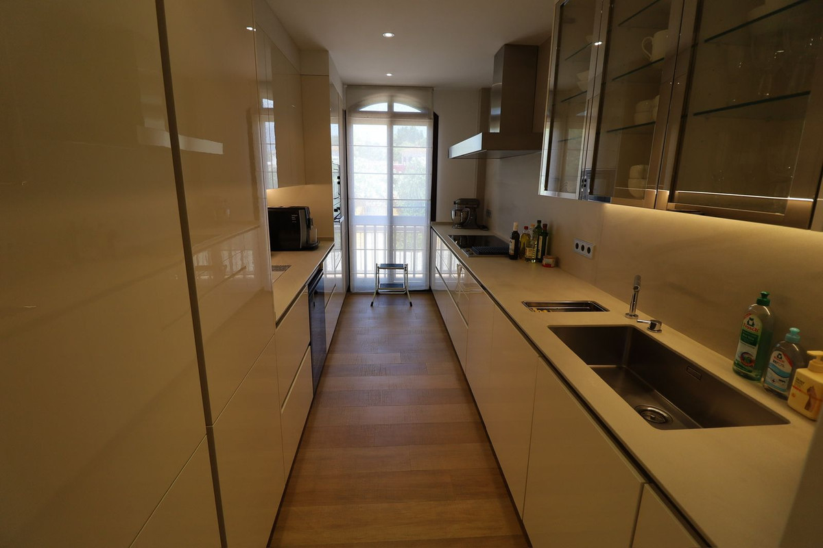 4 Bed Apartment for sale in San Pedro De Alcántara Costa Del Sol, Málaga, Spain