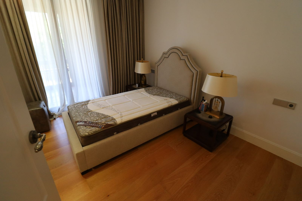 4 Bed Apartment for sale in San Pedro De Alcántara Costa Del Sol, Málaga, Spain