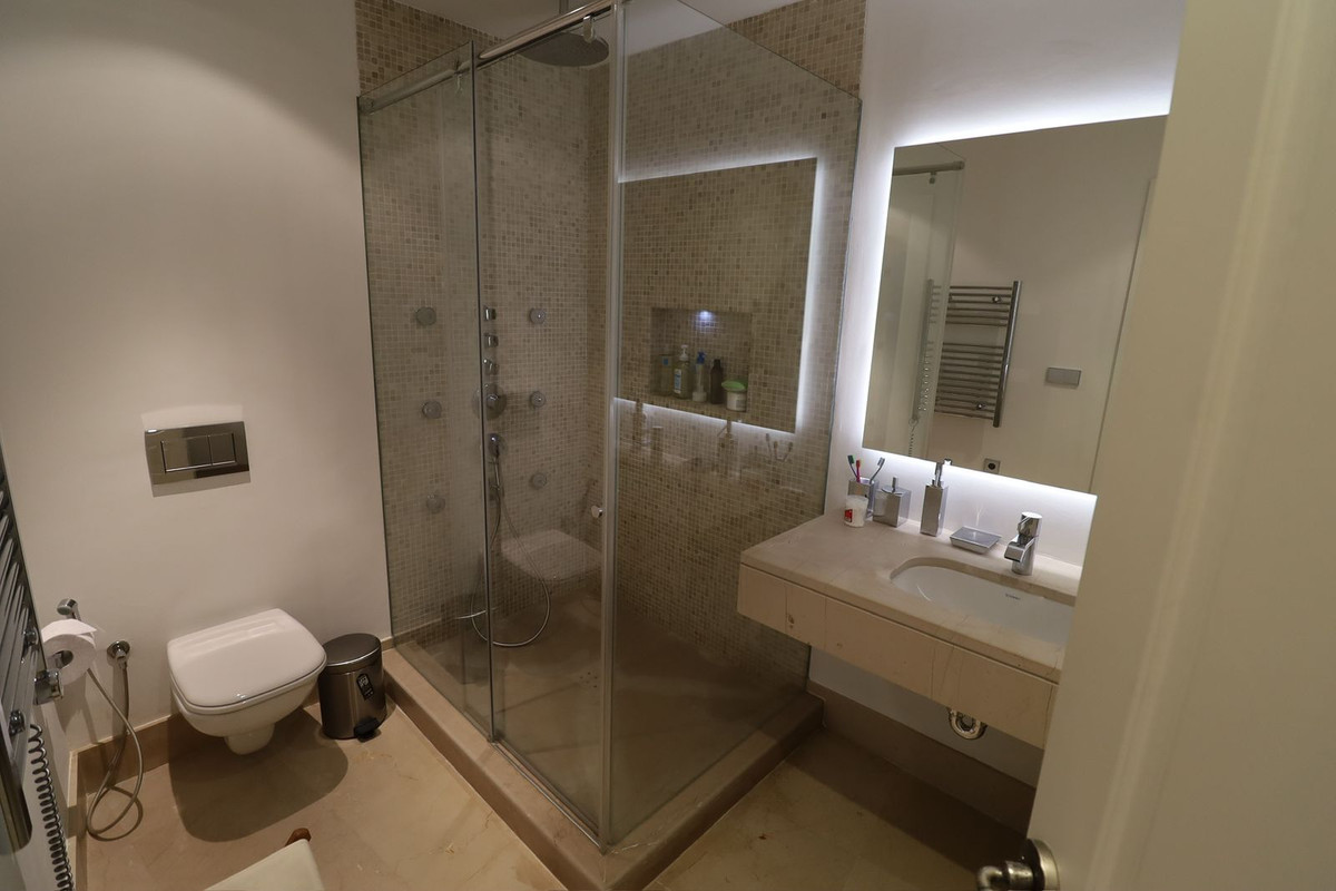 4 Bed Apartment for sale in San Pedro De Alcántara Costa Del Sol, Málaga, Spain