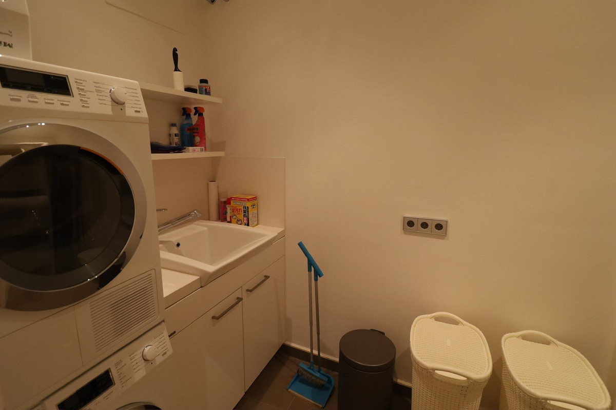 4 Bed Apartment for sale in San Pedro De Alcántara Costa Del Sol, Málaga, Spain