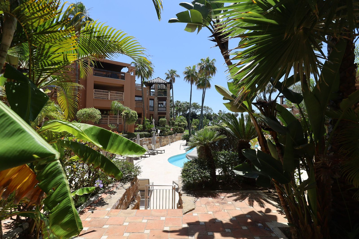 4 Bed Apartment for sale in San Pedro De Alcántara Costa Del Sol, Málaga, Spain