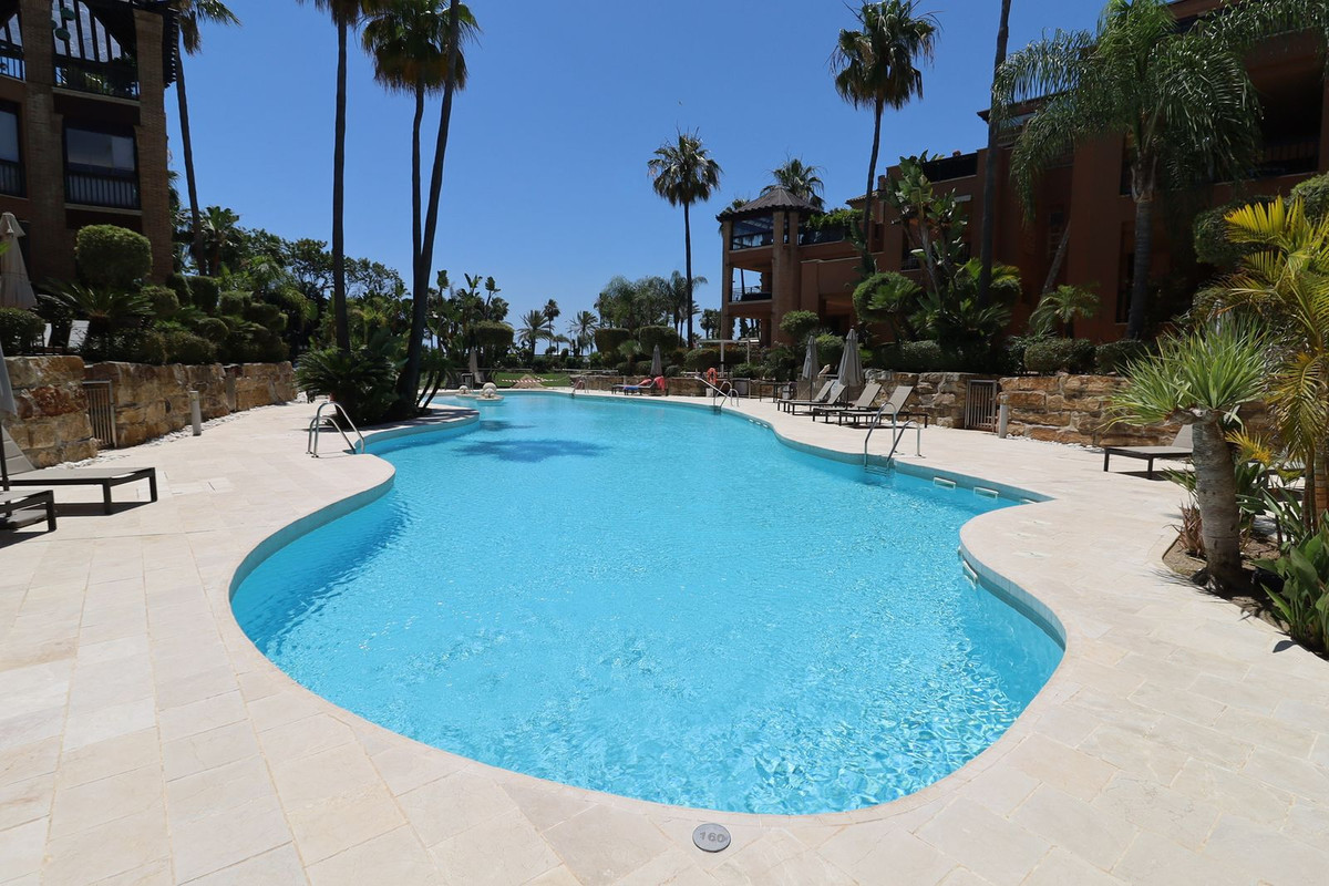 4 Bed Apartment for sale in San Pedro De Alcántara Costa Del Sol, Málaga, Spain