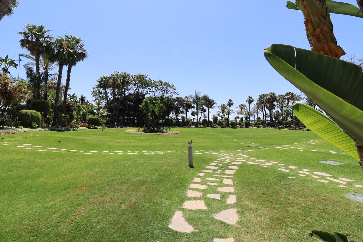 4 Bed Apartment for sale in San Pedro De Alcántara Costa Del Sol, Málaga, Spain