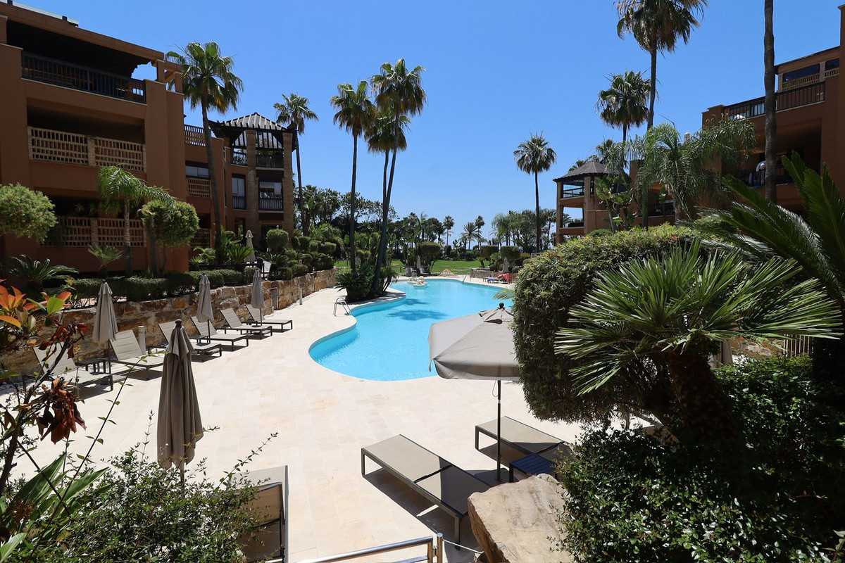 4 Bed Apartment for sale in San Pedro De Alcántara Costa Del Sol, Málaga, Spain