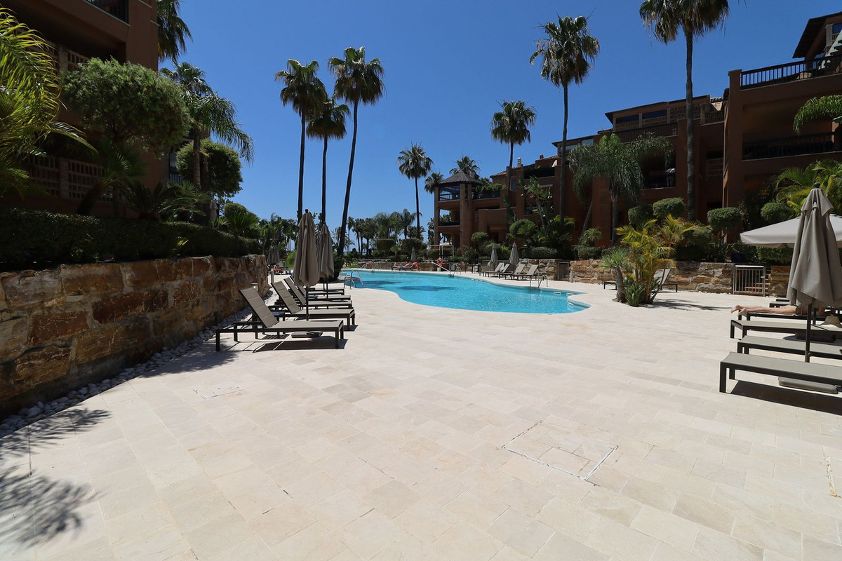 4 Bed Apartment for sale in San Pedro De Alcántara Costa Del Sol, Málaga, Spain