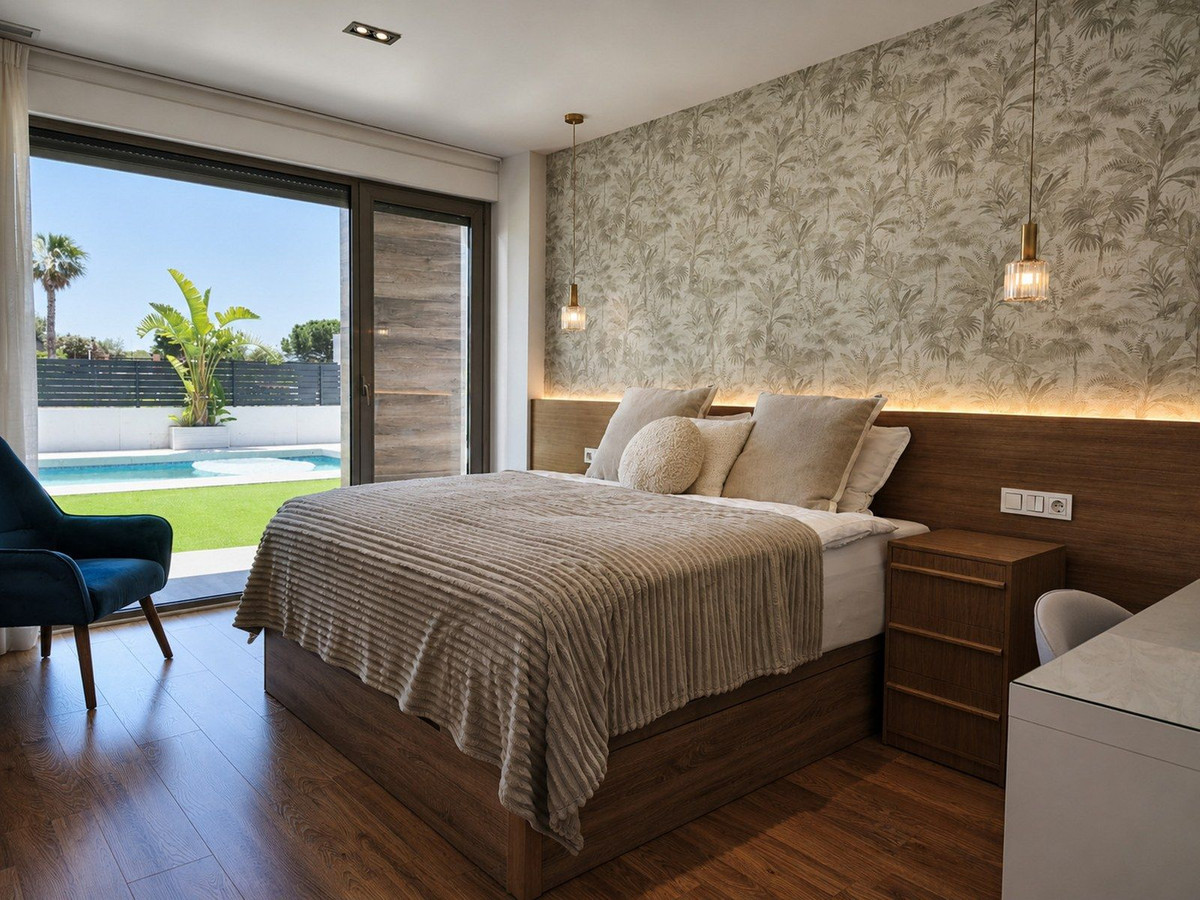 5 Bed Townhouse for sale in Santa Pola Costa Blanca, Alicante, Spain