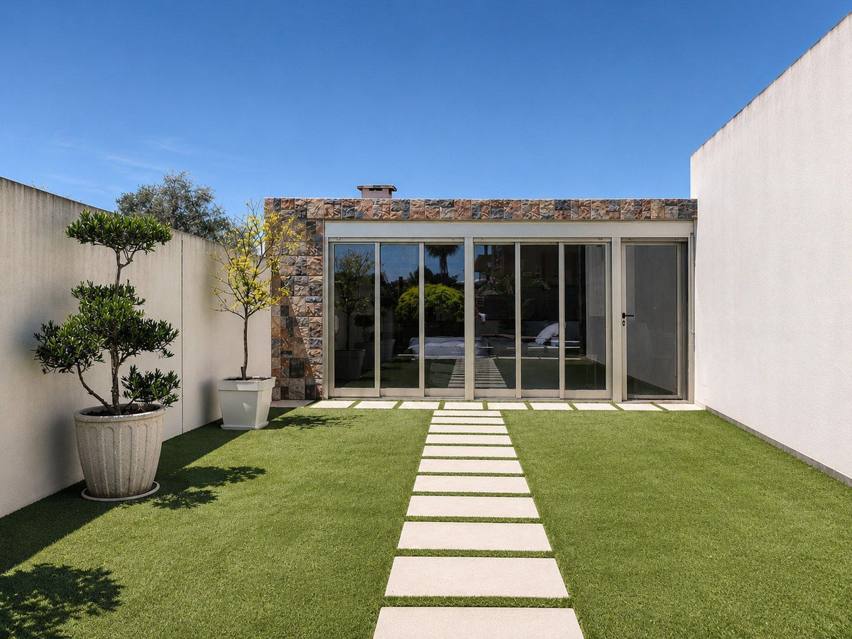 5 Bed Townhouse for sale in Santa Pola Costa Blanca, Alicante, Spain