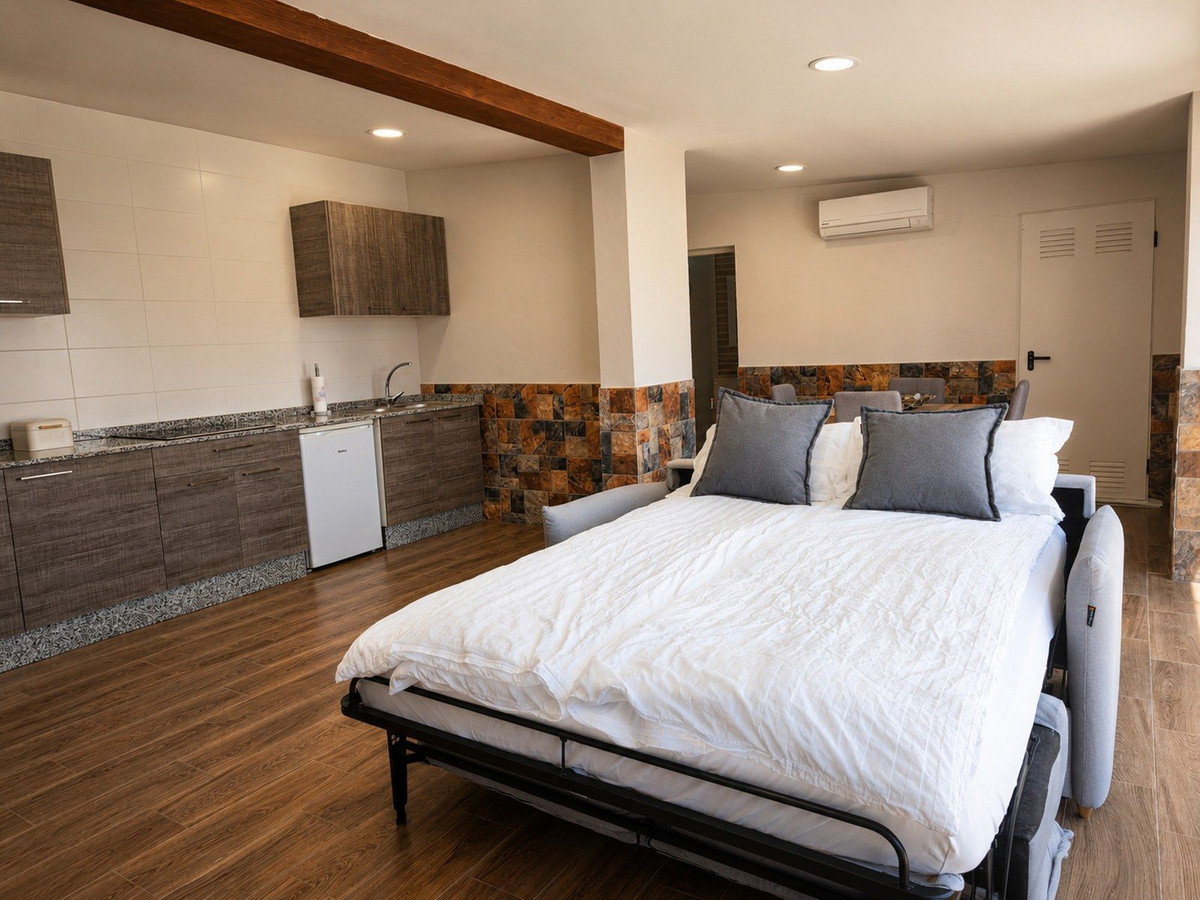 5 Bed Townhouse for sale in Santa Pola Costa Blanca, Alicante, Spain