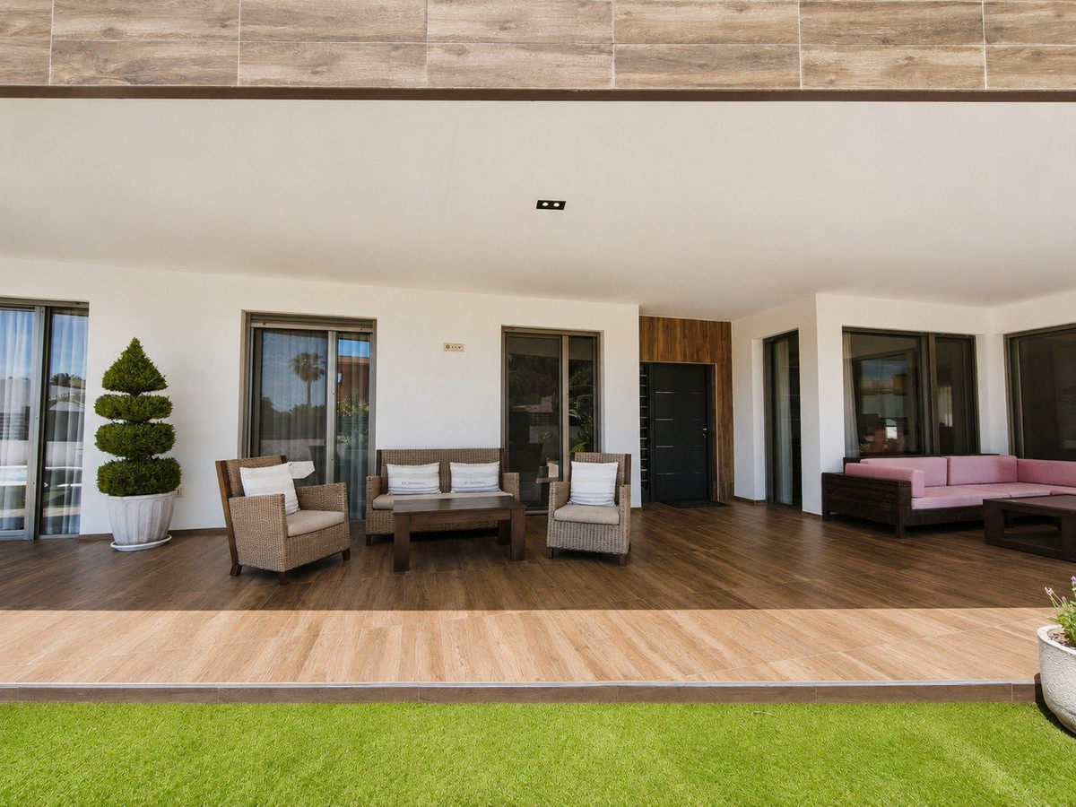 5 Bed Townhouse for sale in Santa Pola Costa Blanca, Alicante, Spain