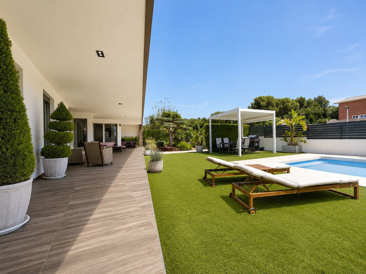 5 Bed Townhouse for sale in Santa Pola Costa Blanca, Alicante, Spain