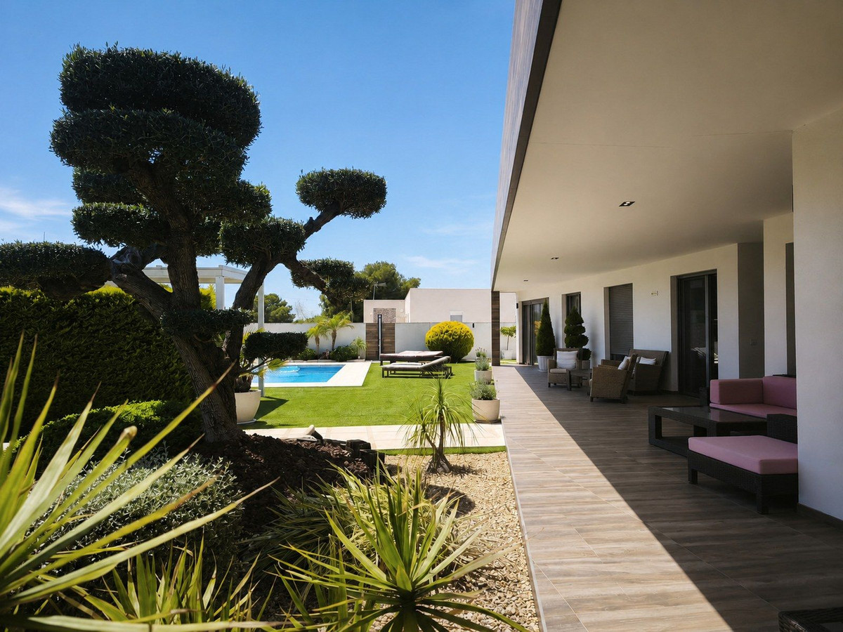 5 Bed Townhouse for sale in Santa Pola Costa Blanca, Alicante, Spain